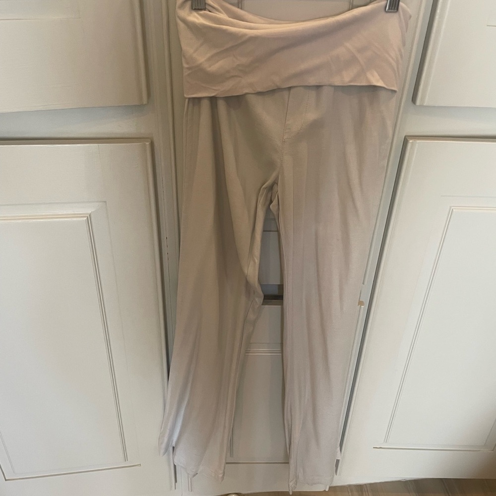 XCVI pant. Size small. Ivory or cream colored.